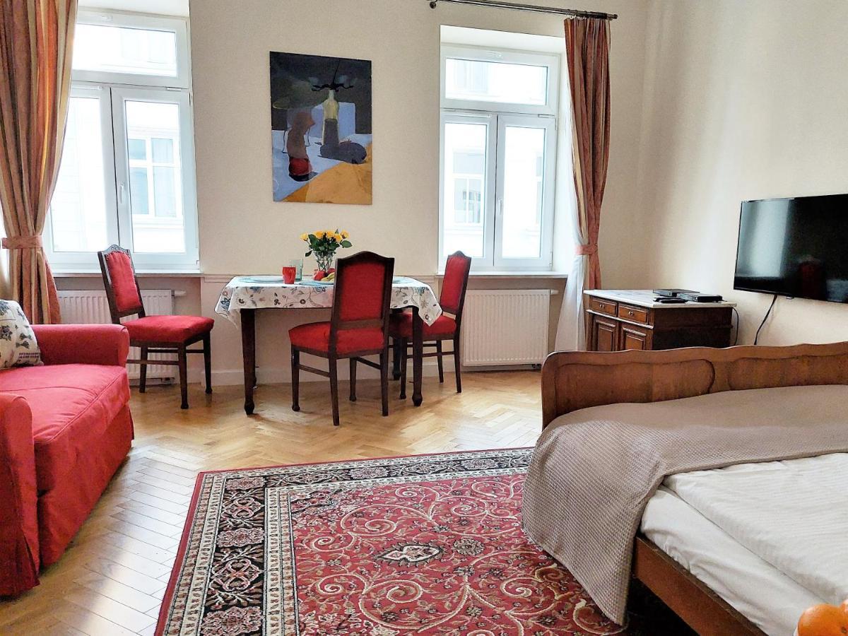 Apartamenty Metro Praga Варшава Экстерьер фото